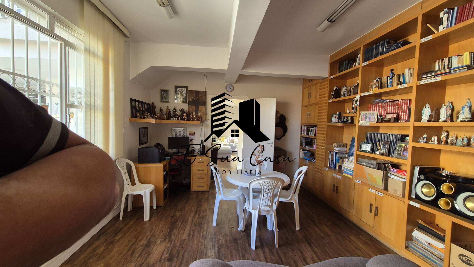 Casa à venda com 5 quartos, 240m² - Foto 7