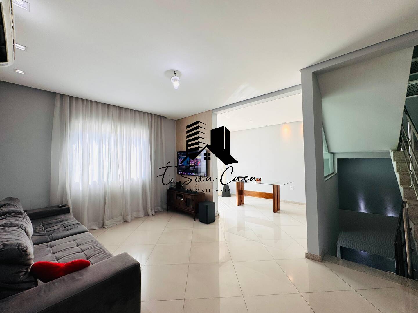 Casa à venda com 3 quartos, 250m² - Foto 4