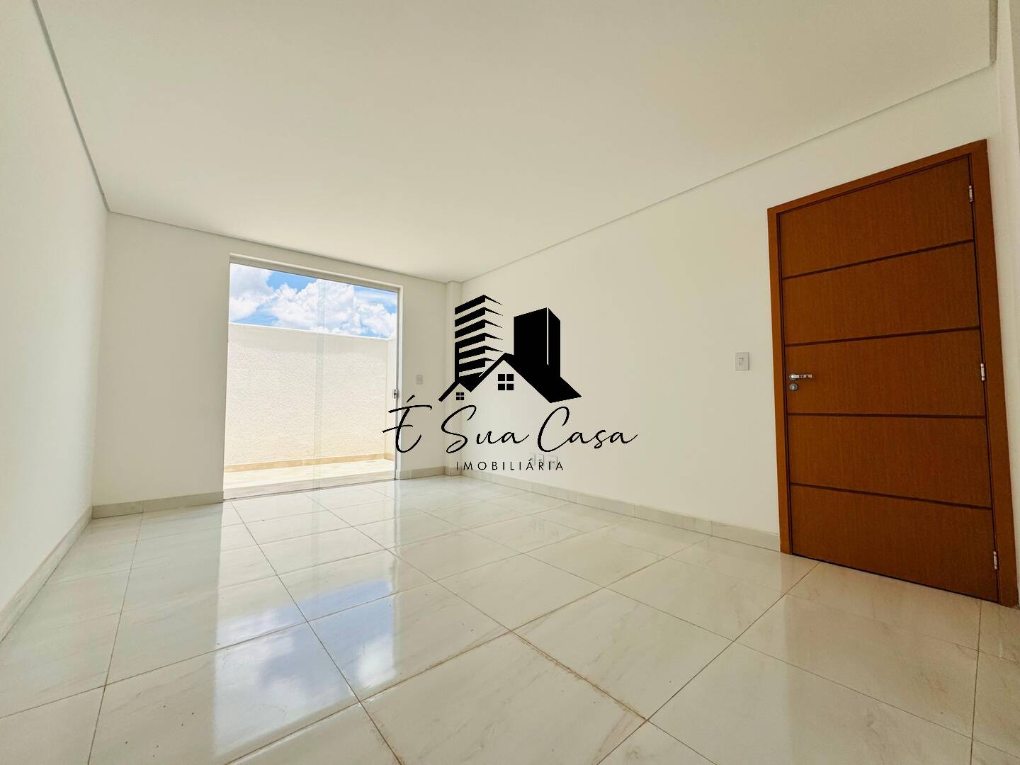 Apartamento à venda com 2 quartos, 149m² - Foto 2