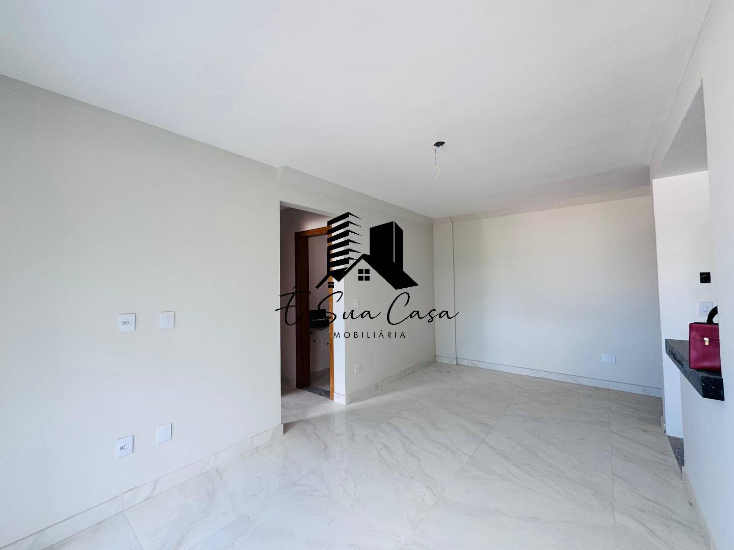 Apartamento à venda com 2 quartos, 62m² - Foto 4