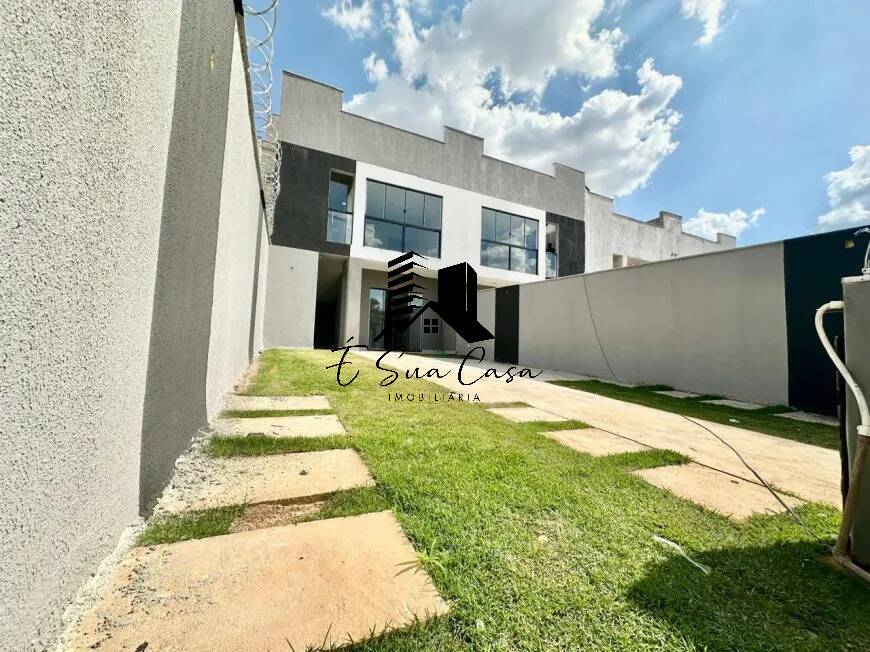 Casa à venda com 3 quartos, 168m² - Foto 1