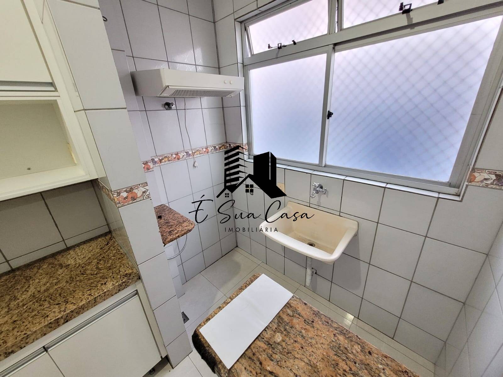 Apartamento à venda com 3 quartos, 75m² - Foto 4