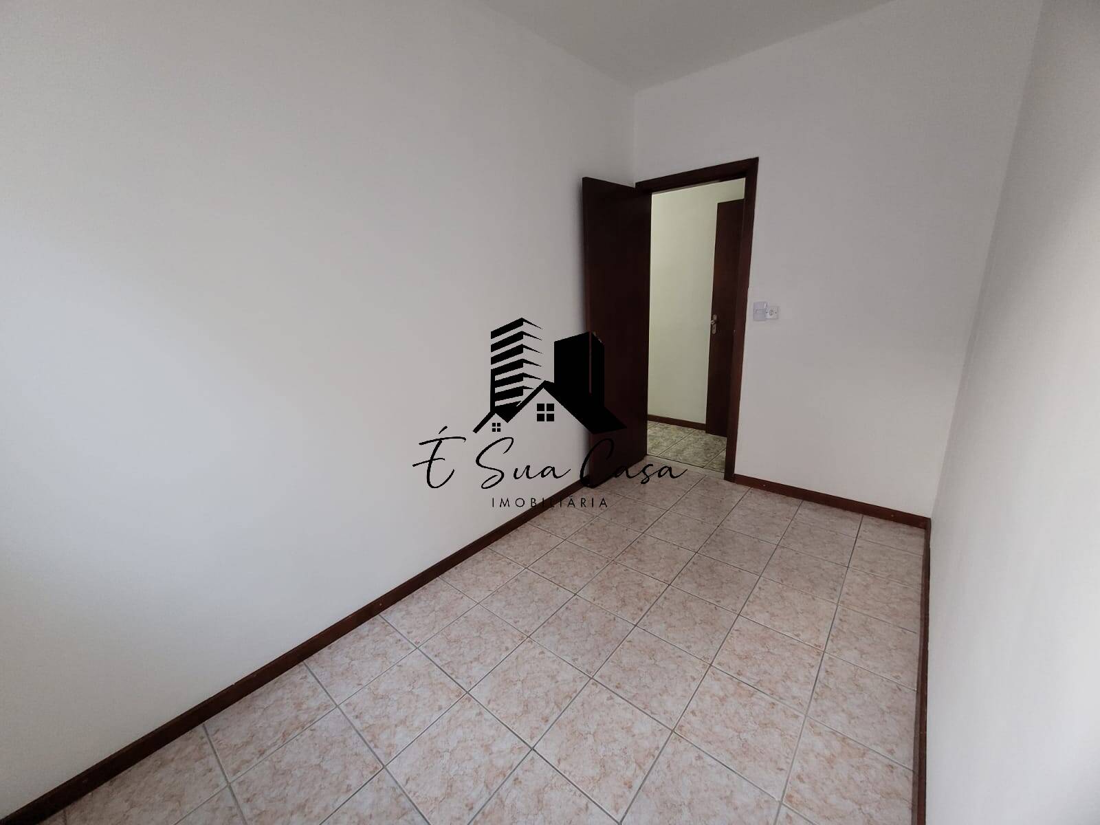 Apartamento à venda com 3 quartos, 75m² - Foto 8