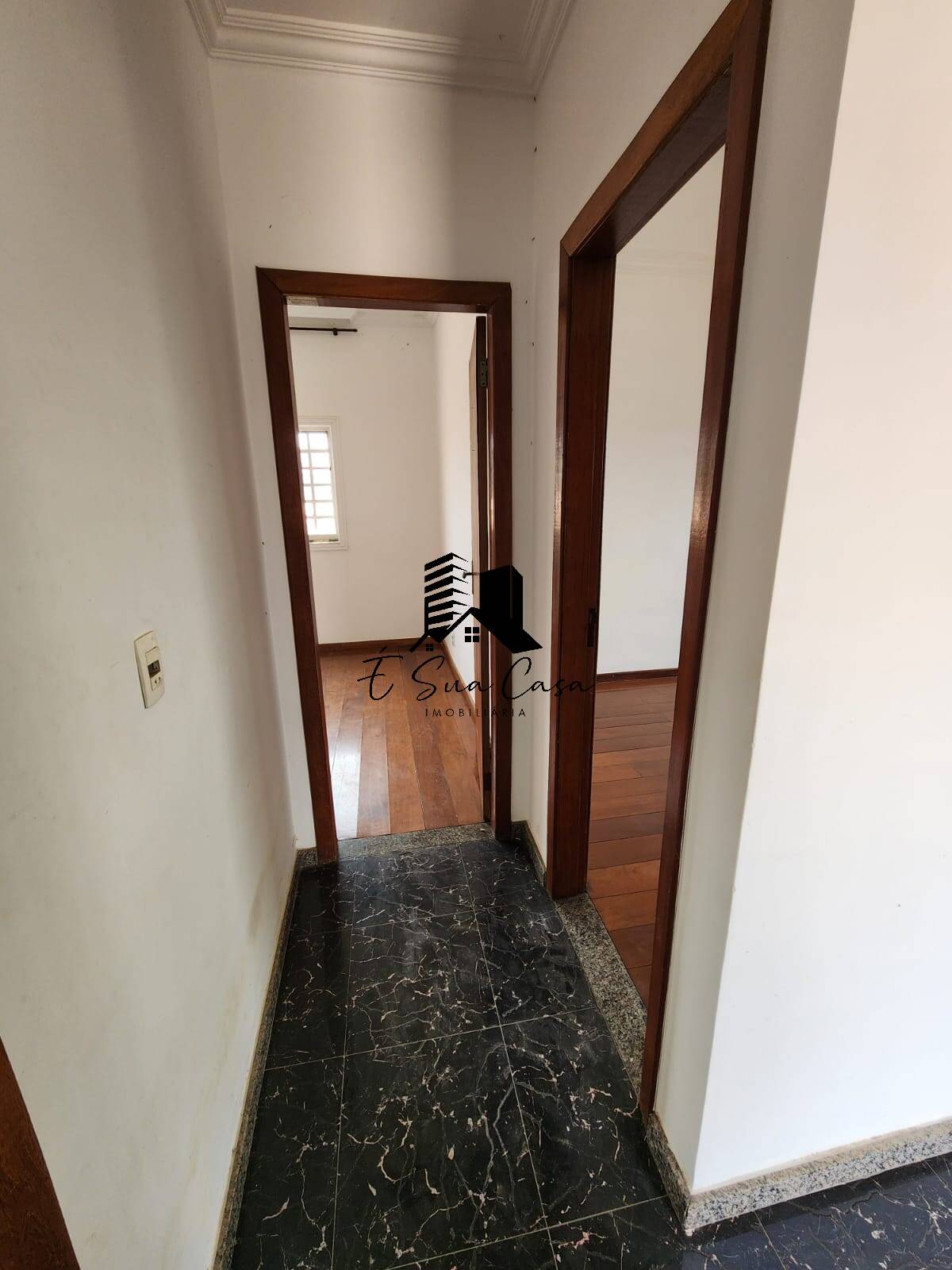 Casa à venda com 3 quartos, 400m² - Foto 27