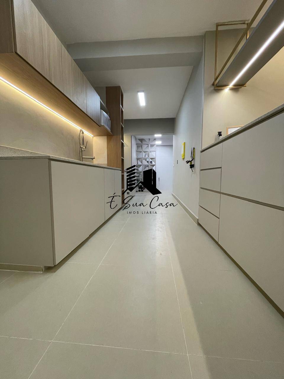 Apartamento à venda com 3 quartos, 189m² - Foto 12